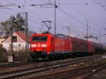 BR 185 044-5 f�hrt am 22.04.2010 mit G�terzug duch Regensburg. ...