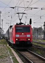 BR 185 mit Zugen 185 166 kommt durch den Bf Stendal am 20.04.2010
