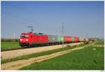 185.375 mit einem Containerzug Richtung Westen; auf der �sterr. Tullnerfelder-Bahn, ...