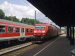 Die 185 164-1 durchfuhr am 30.6.10 mit gemischtem G�terzug den ...