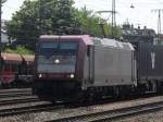 185 594-9 von CROSSRAIL fuhr am 7.7.10 durch den Bahnhof ...