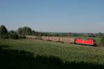 BR 185 mit Zugen 185 085-8 mit CS 46717 Moerdijk/NL - Wolfurt/A kurz vor Singen(Htw). 20.07.10