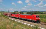 Ein Erzzug mit der 185 044 und einer weiteren 185 ...