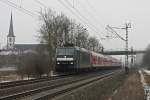 185 556 mit RE 4612 am tr�ben 18.02.2010 bei Th�ngersheim ...