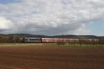 185 555 mit RE 3644 am 31.03.2010 bei Th�ngersheim.  ...