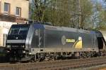 br-185-private Die 185 573 der Railservice Alexander Neubauer am 6.4.10 mit einem Getreide Zug in Ratingen-Lintorf