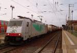 BR 186 E 186 142 der ITL kommt hier mit einem Umleiterg�terzug. Dieser fuhr dann weiter in Richtung Cottbus. L�bbenau/Spreewald den 28.11.2009
