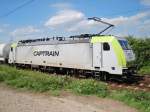 Die 186-148 der Captrain GmbH am 21.08.2010 mit einem Kesselwagenzug ...