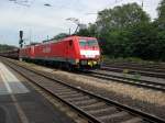 BR 189 189 041-7 mit schwesterlok bei der durchfahrt durch den Bahnhof K�ln West am 25.5.10