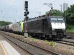 BR 189 189 066 und Captrain 185 bei der durchfahrt durch den Bahnhof K�ln West am 25.5.10