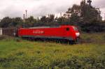BR 189 Da zieht 189 080-5 mit einem gemischten G�terzug am Aluminiumwerk in Grevenbroich vorbei in Richtung Rheydt. 20.6.2010
