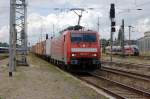 BR 189 189 015-1 mit einem Containerzug in Stendal in Richtung Magdeburg. 30.07.2010