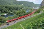 Wie ein roter Lindwurm ...  Dieter Schumacher 11.07.2011