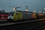 Am 06.12.09 wartet die E 189 205 (ES 64 F4-205) ...