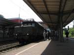 Hinten am Zug der anl�sslich (ich glaube) 150 Jahre linke ...