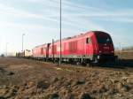 Doppelbespannung mit vorne 2016 011-5 mit Holzbeladung f�hrt in den ...