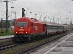 Die 2016 066 am 16.05.2009 mit dem Euregio aus Linz ...