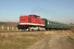 BR 202 Am 31.10.09 fur die Eisenbahn-Nostalgie Chemnitz-Erzgebirge ihren ersten Sonderzug. Die Garnutur bestand aus Wagen der Bauart Bag und Baag, bespannt war der Zug mit der frisch hauptuntersuchten 112 708-3 der RISS Chemnitz. Die Reise f�hrte von Stollberg �ber Chemnitz-S�d, weiter �ber die Zw�nitztalbahn nach Aue bis nach Schwarzenberg ins Eisenbahnmuseum des VSE. Hier ist der sch�ne Reichsbahnzug nahe Zw�nitz unterwegs.