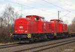 202 822-3 und 202 453-7 der WFL ziehen einen Containerleerzug ...