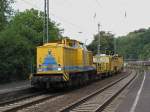 BR 203 203 304 mit einer Schotterprofiliermaschine und einer Stopfmaschine am 03.08.09 in Linz (Rhein)