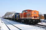 BR 203 LOCON 216 + MWB 1801 am 16.02.10 im Bahnhof H�rlkofen.