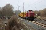 br-211-db-v-100 V100 1200 mit einem bauzug am 27.3.10 in H-Misburg.