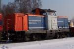 Zusammen mit der MaK G1000BB zieht die 212 270-3 der ... Zusammen mit der MaK G1000BB zieht die 212 270-3 der ...
