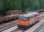 2143 005 von RTS verl�sst mit einer kleinen Rauchfahne den ...