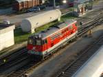 br-2143 2143 058 2 wartet auf die Umstellung der Weiche im Bahnhof Krems an der Donau.