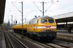 216 032 mit einem kurzen Bauzug am 22.4.10 in Hannover ...