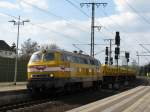 216 032-3 von H.F. Wiebe brummt am 22.04. 10 mit einem ...