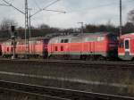 BR 218 Lokportraits Dadurch das Heute jede Digitalkamera mit Zoom ausger�stet ist brauchte ich am 28.November 2009 noch nicht einmal das Bw L�beck betreten und konnte so von der gegen�berliegenden Gleisseite die beiden abgestellten L�becker 218 106 und 218 338 problemlos fotografieren.