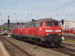 218 432-3 mit einer Schwestermaschine im Ulmer Hbf,am 23.4.2010  ...