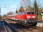 218 491 wartet auf die Zugkreuzung mit 650 025 / ...