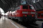 218 420-8 in Frnkfurt am Main Hbf mit einem RE ...