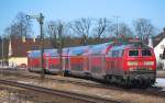 BR 218 mit Zugen RB von Salzburg nach M�hldorf, geschoben von 218 356, bei der Einfahrt am 25.2.2010 in T��ling.