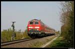BR 218 mit Zugen Comeback der 218, Karlsruhe-Neustadt. 218 483 mit ihrem RE passiert grade das Einfahrvorsignal von Winden. Aufgenommen am 22.04.10.