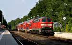 218 104-8 f�hrt mit einer RB von Neustadt (in Holstein) ...