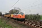 br-221-db-v2001 221 135-7 der Bocholter Eisenbahn mit einem langen Bauzug,auf der Fahrt nach Lehrte (Ahlten 08.04.10) 