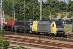BR 223 ER 20-006 f�hrt am 19.06.2010 mit 252 019-5 und einem Kesselwagenzug am Haken durch Eberswalde in Richtung Berlin
