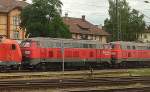 BR 225 185 089-0 steht am 21.07.'08 mit 225 004-1 einer anderen 225er in Singen (Hohentwiel) abgestellt (aus dem Zug aufgenommen)