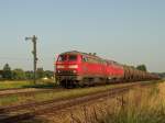 225 805 und 225 094 mit einem Kesselzug mit lauten ...