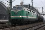 118 002 der ITL zieht am 24.02. 10 einen Kesselwagen Ganzzug ...