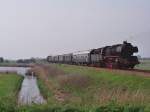 VSM-Dampfloks 50 3654 und 23 071 (hinter) mit Sonderfahrt Stavoren-Sneek ...
