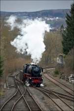 23 042 beim St�rzen in Gerolstein. 
Dampfspektakel 2010 Eifel-Mosel 
2.4.2010 ...
