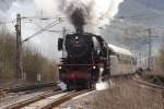 23 042 mit einem Sonderzug in Trier-Pfalzel am 05.04.2010  ...
