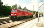 232 378 im Juli 1999 auf dem Umfahrgleis in Binz. ...