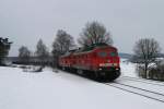 232 589 + 693 mit einem Stahlzug am 15.02.2010 bei ...