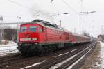 BR 232 mit Zugen Weil es vor einem Monat so sch�n war, bin ich am 18.02.2010 nochmal nach Lehndorf gefahren. Hier beschleunigt 232 571-0 mit RE 3625 von Erfurt nach Altenburg gerade in Lehndorf, dem letzten Halt vor Altenburg. 