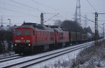 BR 232 mit Zugen Gleichzeitig mit 233 525-5 kamen aus der anderen Richtung 232 112-2 + 232 xxx-x mit einem gemischten G�terzug angefahren.Gr��e an den Tf ! (30.01.10,Hannover Ahlten)
